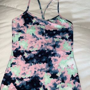 Cute, like new lululemon workout tank!